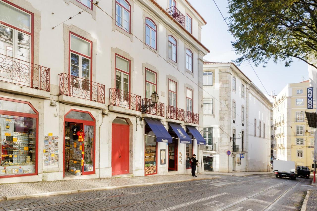 Update Urban Chic Flat In 19Th Century Building 2 Bedrooms & 2 Bathrooms & Ac Central Alfama District Lisboa Eksteriør bilde
