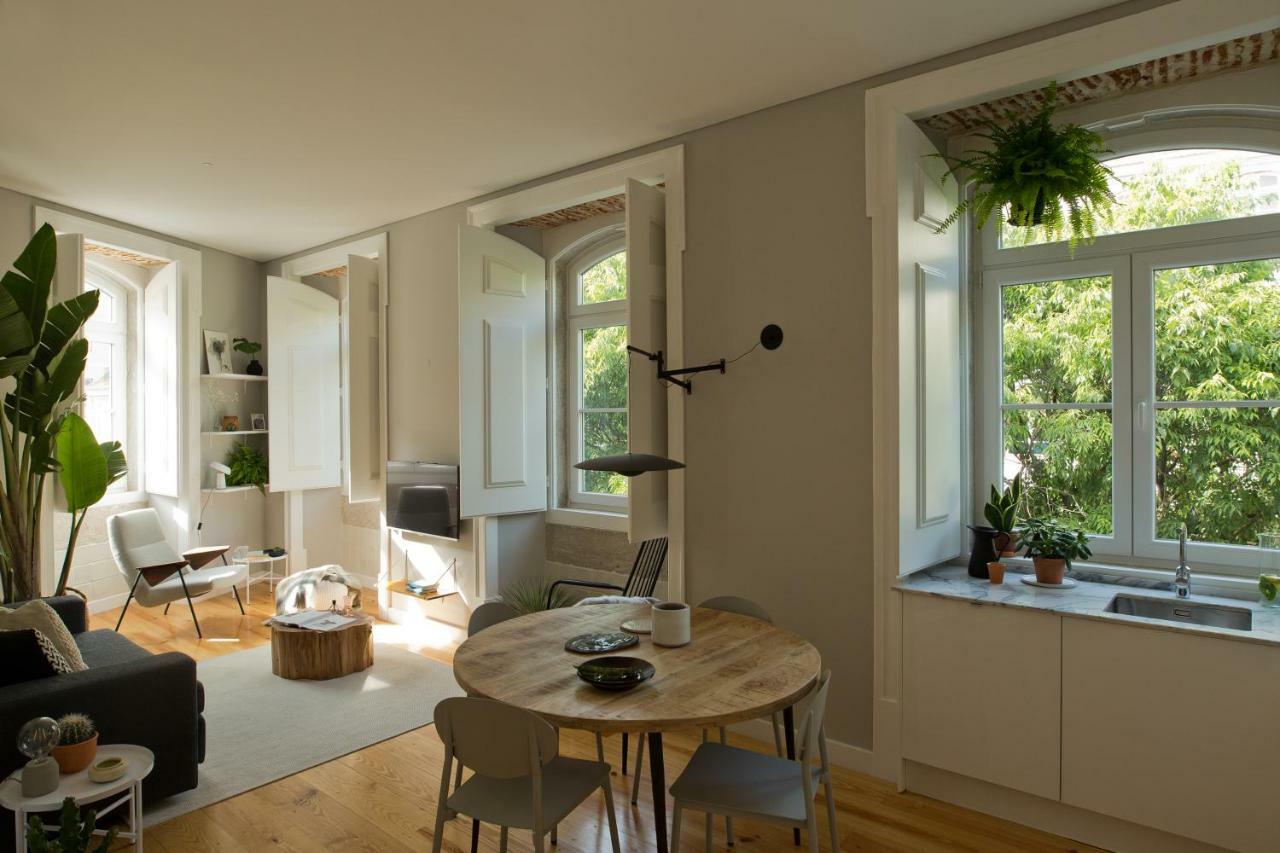 Update Urban Chic Flat In 19Th Century Building 2 Bedrooms & 2 Bathrooms & Ac Central Alfama District Lisboa Eksteriør bilde