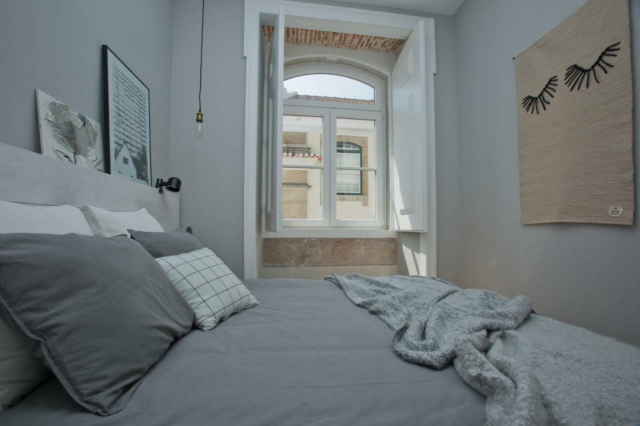 Update Urban Chic Flat In 19Th Century Building 2 Bedrooms & 2 Bathrooms & Ac Central Alfama District Lisboa Eksteriør bilde