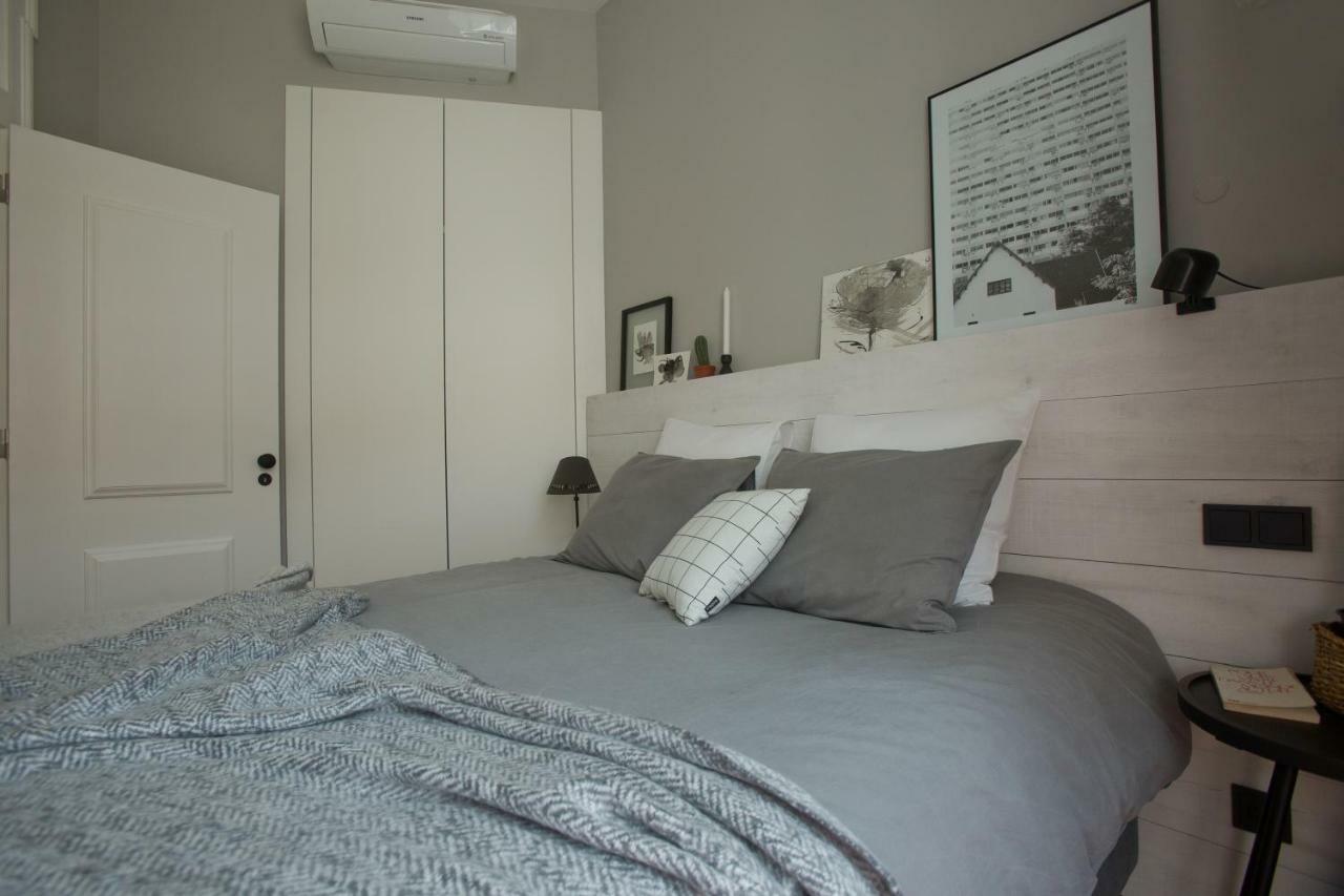 Update Urban Chic Flat In 19Th Century Building 2 Bedrooms & 2 Bathrooms & Ac Central Alfama District Lisboa Eksteriør bilde